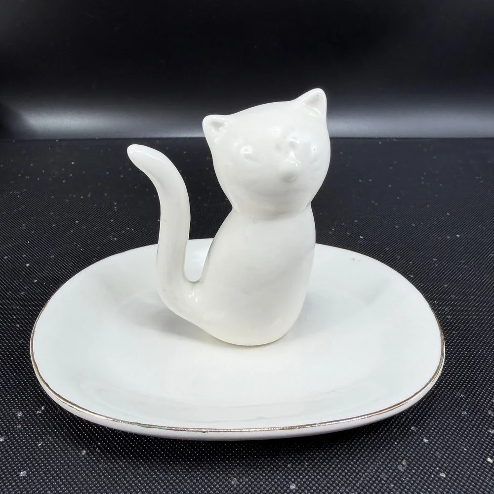 Tri-Coastal Design White‎ Ceramic Cat Ring Holder Dish Gold Rim Trinket Tray VTG